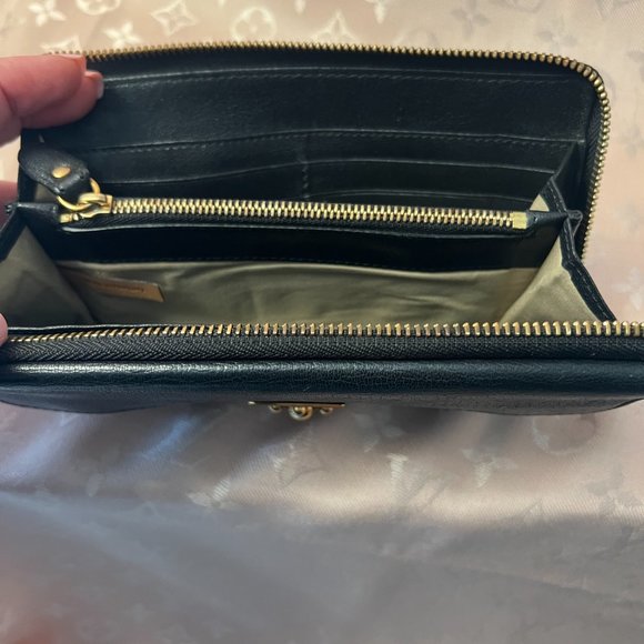 CHLOE Elsie Long Black Leather Wallet with Gold Tone Hardware - Picture 4 of 12